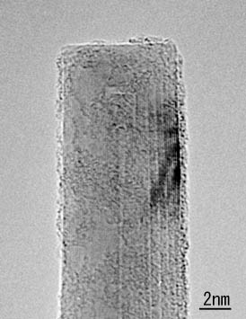 ナノグラファイバーのTEM写真(フラットエンドタイプ)